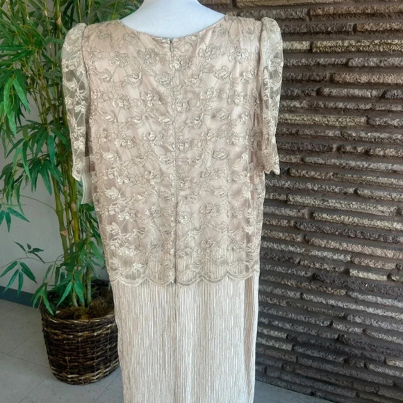Kelly Bishop Evening Mauve Pink Formal Maxi Dress Scalloped Lace Wedding NWT 18 - Picture 2 of 12